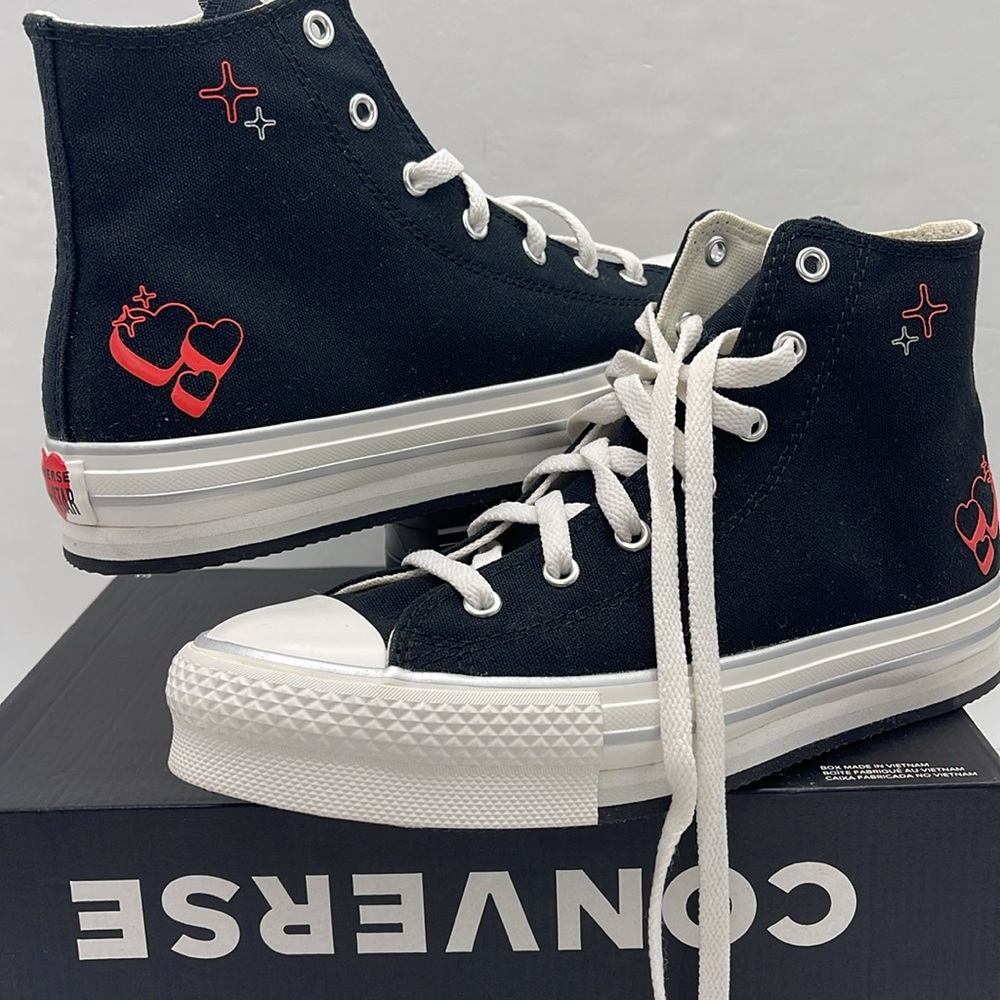 Converse WMNS High-Tops w Red Heart Details
CTAS EVA LIFT HI
BLACK/VINTAGE WHITE - Picture 10 of 16